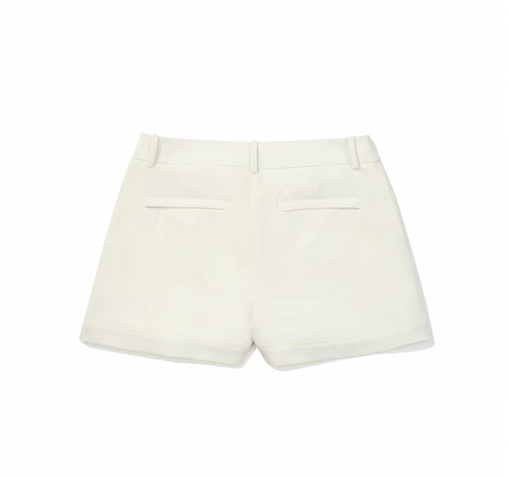 Malbon 여성용 Embroidered Tennis Skort Set 골프 스커트 세트 모델 착용 이미지